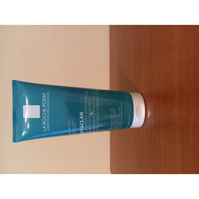 Effaclar hámlasztó gél 200 ml